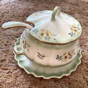 Antique soup terrain